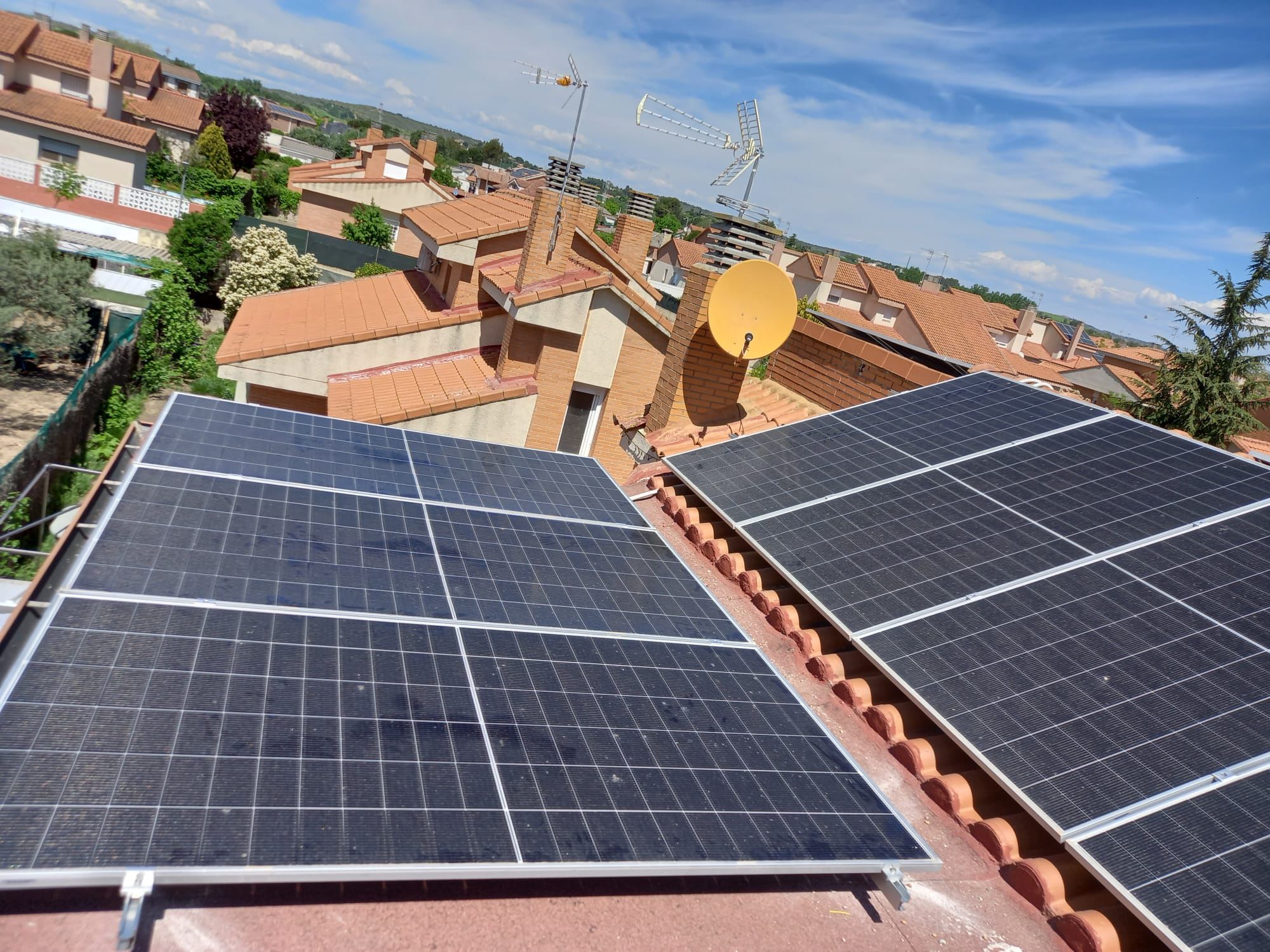 Instalacion de placas solares en vivienda de Madrid